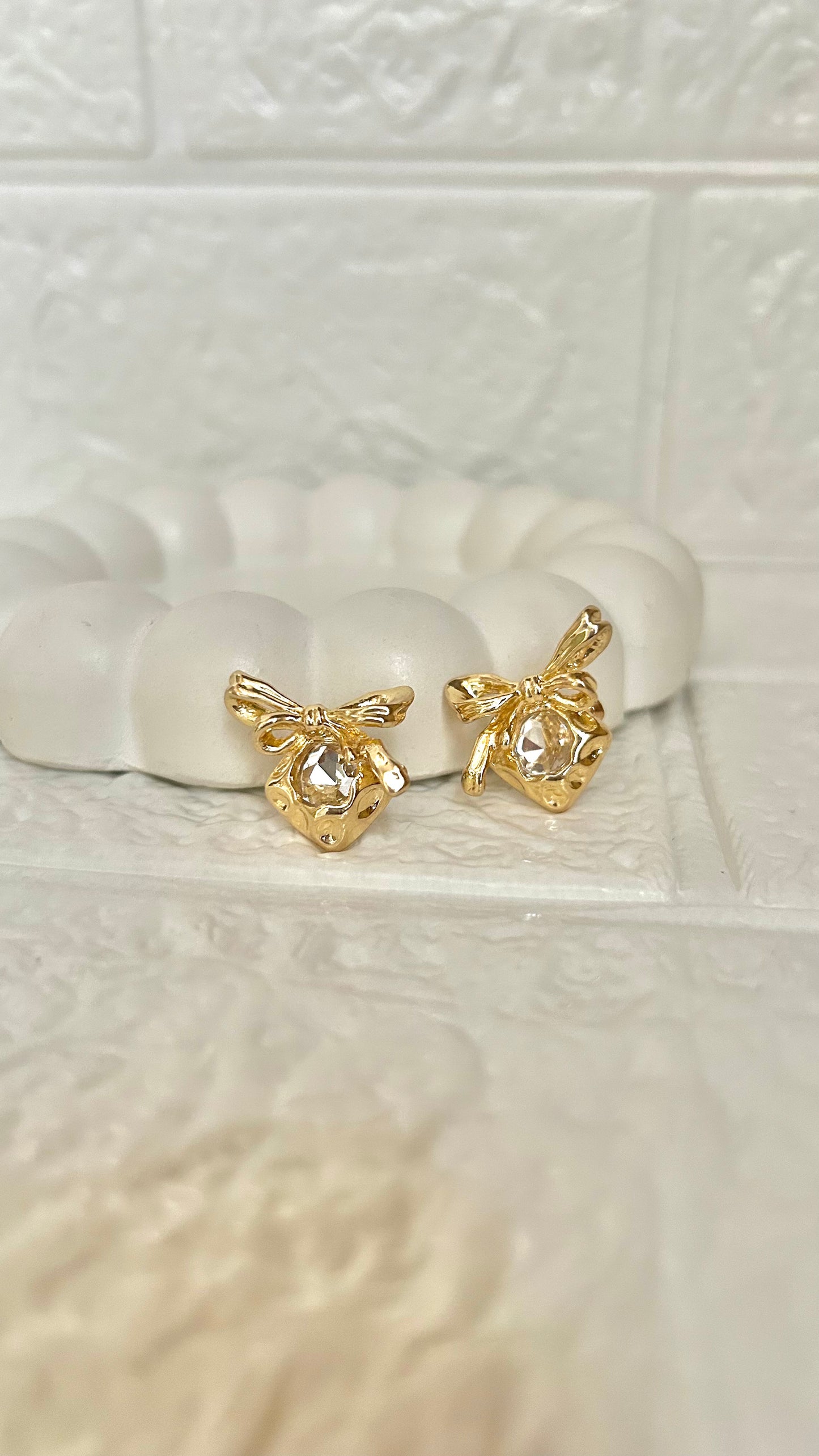 Crystal bow-heart Earring