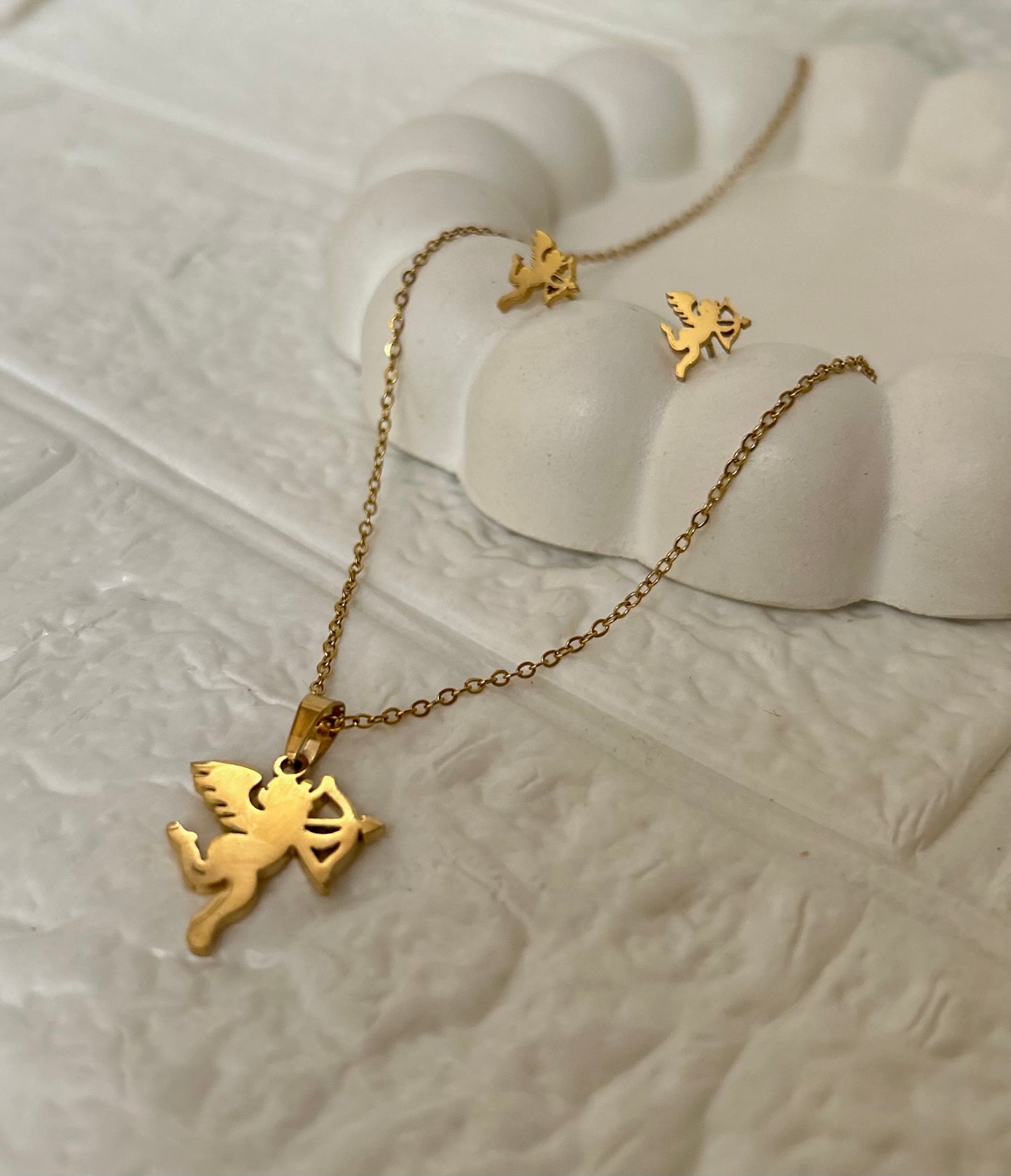 Golden cupid set