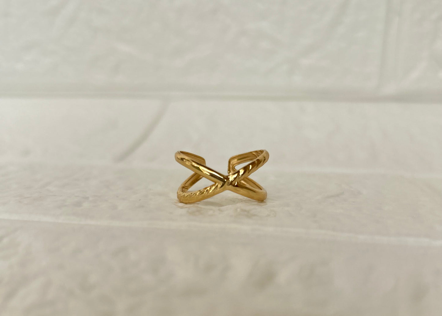 Criss-cross Ring